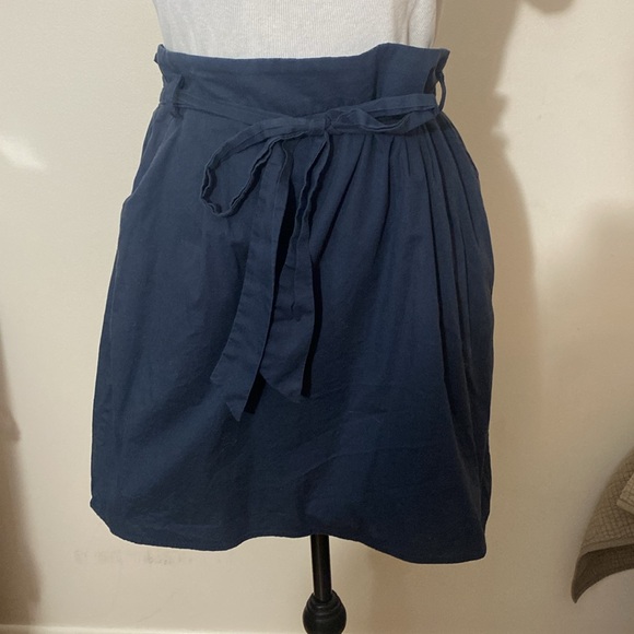 Francescas’s High Waisted Paper Bag Waist Skirt - Picture 2 of 7